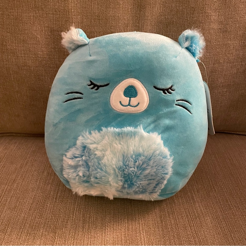 Squishmallows Bara the Blue Beaver